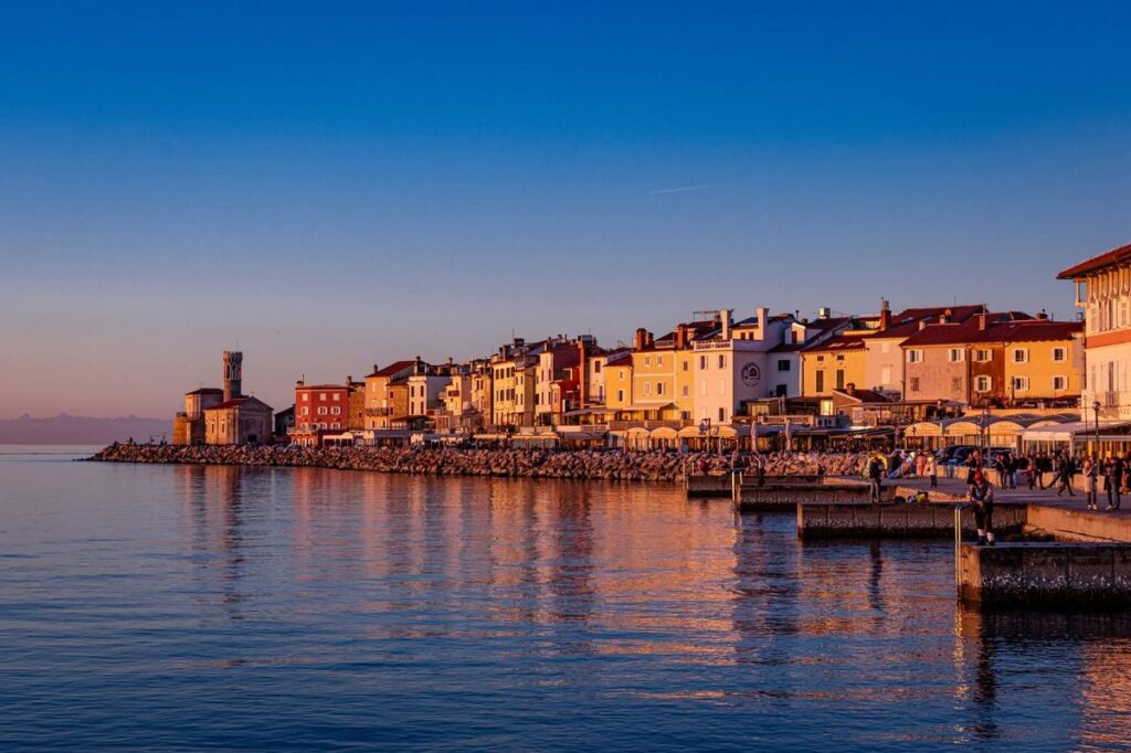 Home piran obala promenada soncni zahod