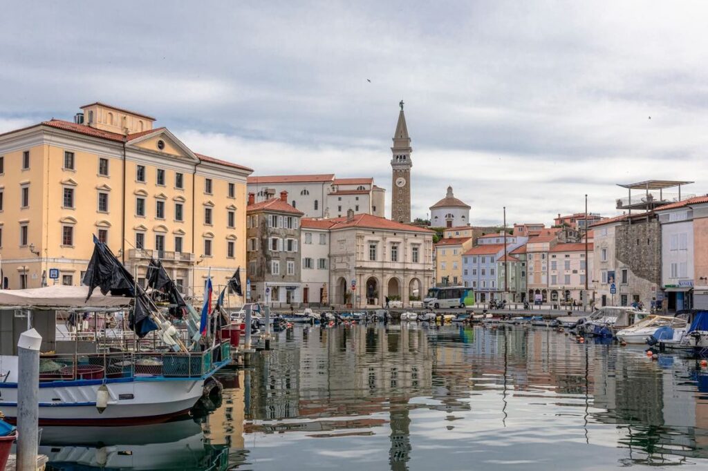 Home piran pristanisce stara mestna jedra
